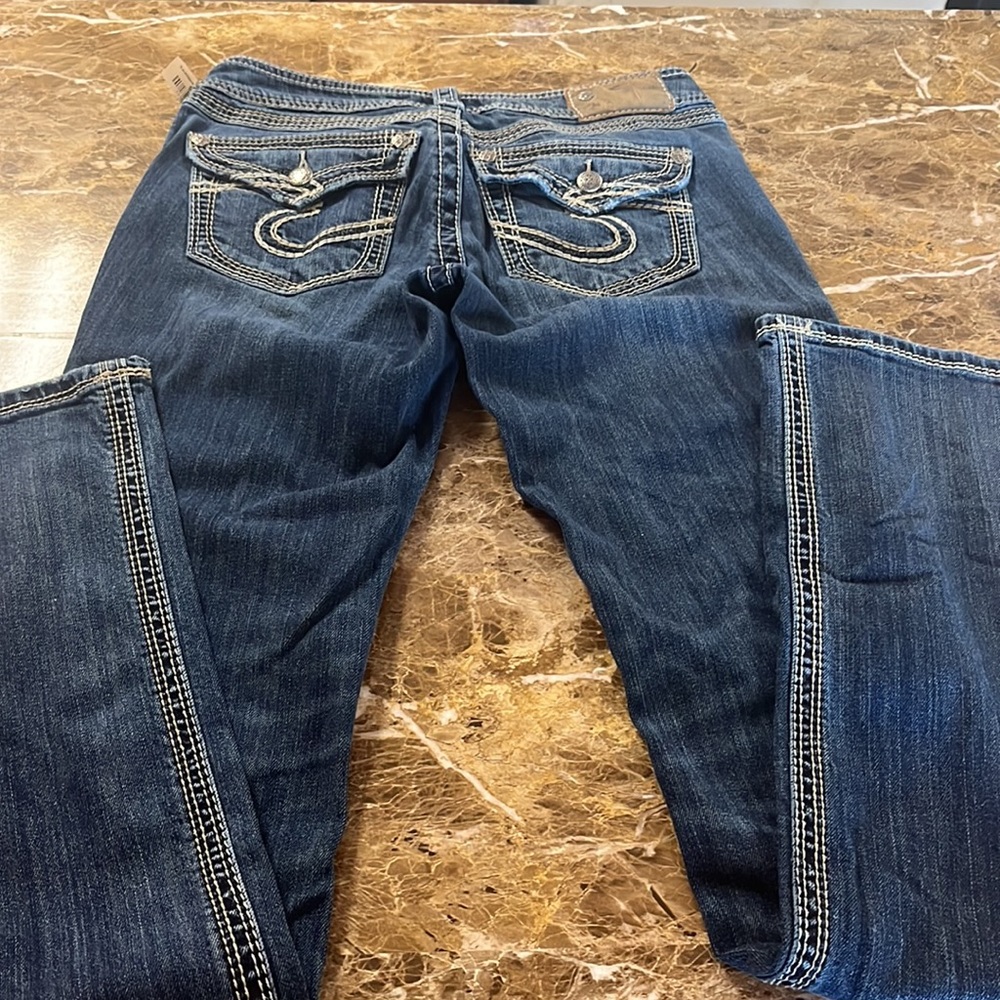 Silver Jeans - Picture 2 of 6